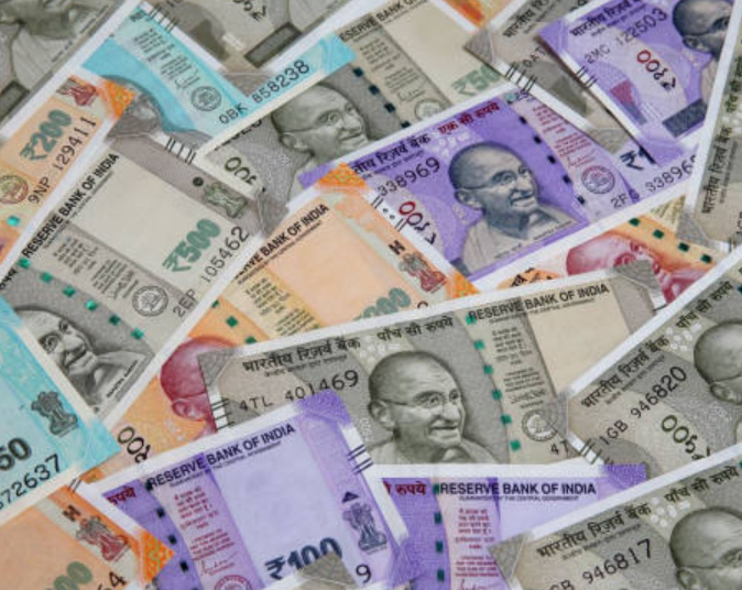 Rupee Weakens: Falls 8 Paise to 82.14 Against US Dollar in Early Trade